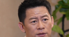 香蕉蛋糕和草按摩